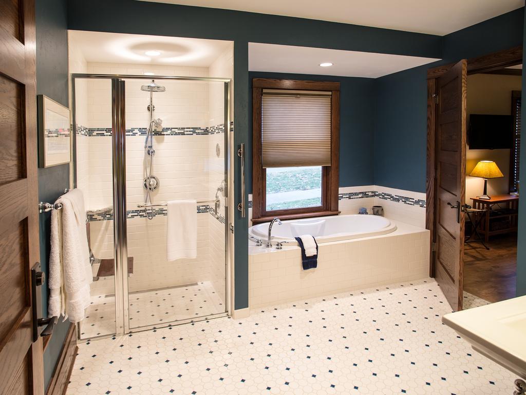 The Buckingham Inn Madison Bilik gambar